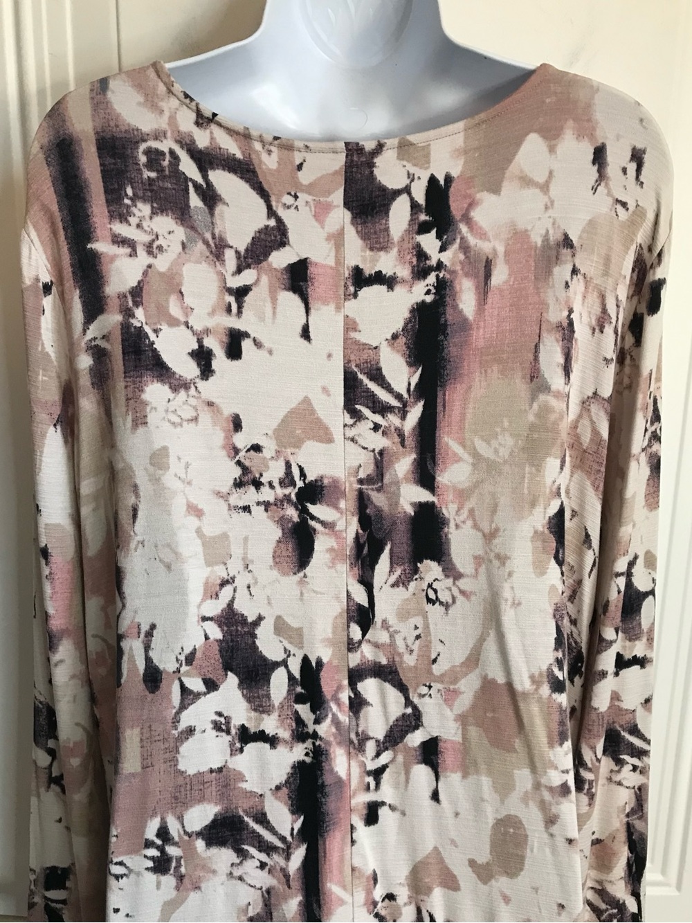 🔴 4/$15 Dana Buchman Women’s XL Blush & Cream Floral V-Neck LS Tunic Top in EUC - Picture 12 of 16